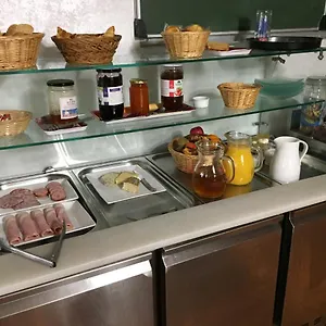 https://auberge-les-fontilles.hotels-rhonealpes.com